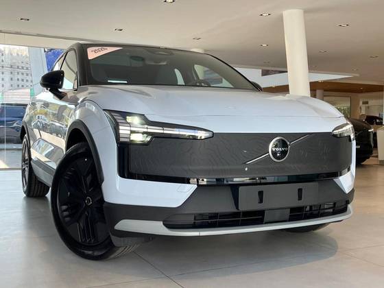 VOLVO EX30 69 KW ELÉTRICO CROSS COUNTRY VOLVO EX30 69 KW ELÉTRICO CROSS COUNTRY